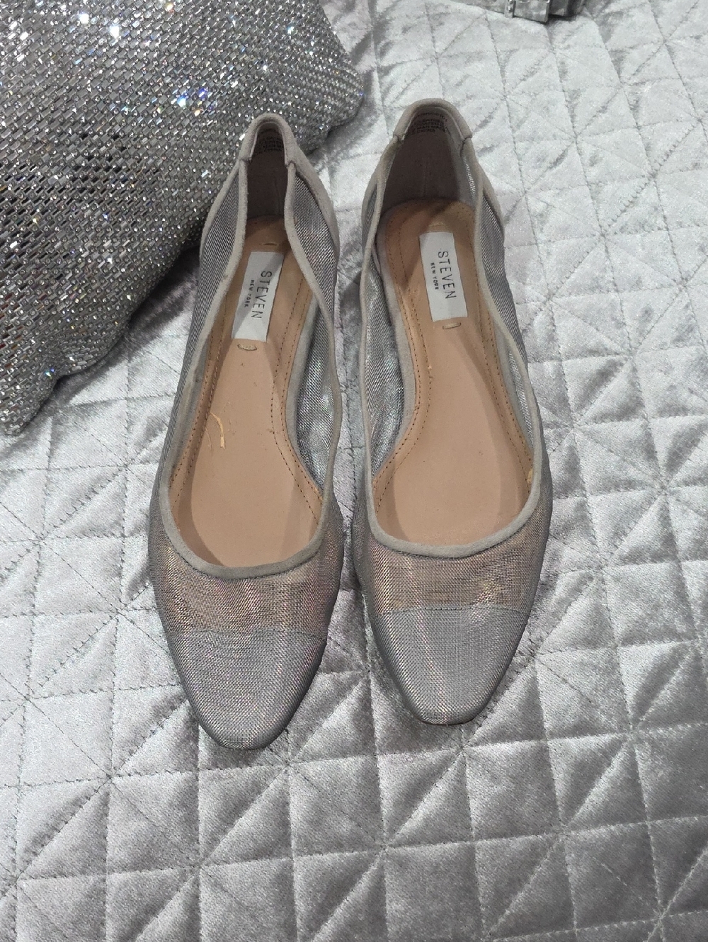 Steve Madden Silver Pointed Mesh Flats NWOT - Silver